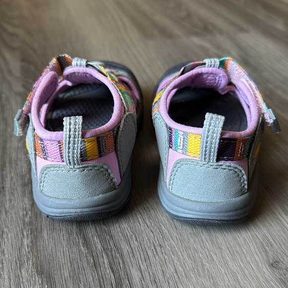 Like New Keen Venice H2 Sandal Lilac Size 7 Toddler - Picture 4 of 11